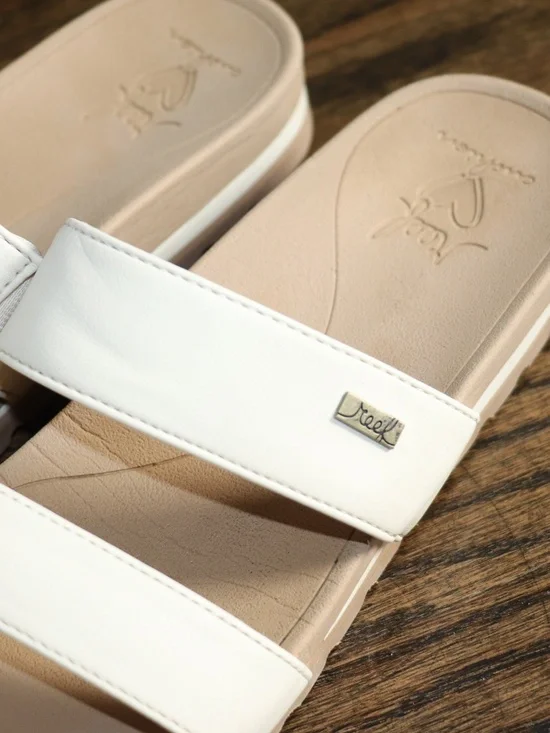 Reef Kids Banded Horizon Hi Slide Sandals size 4 cream dual padded straps - Picture 12 of 15